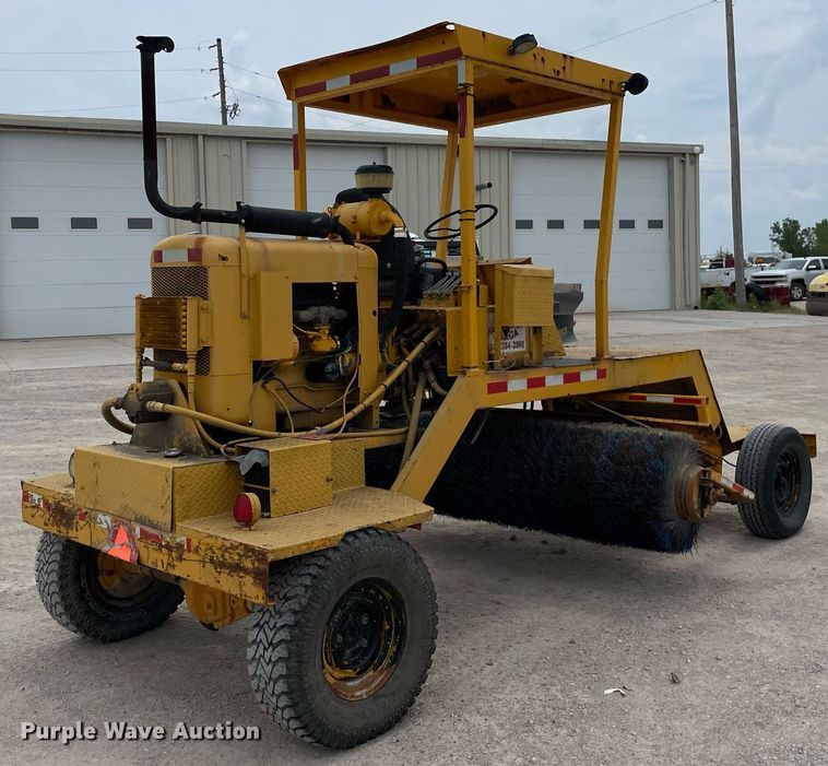 image for item LY9758 Rosco BH7  broom