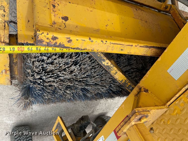 image for item LY9758 Rosco BH7  broom