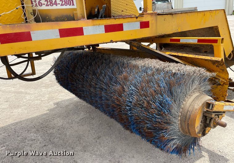 image for item LY9758 Rosco BH7  broom