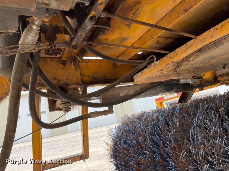 image for item LY9758 Rosco BH7  broom