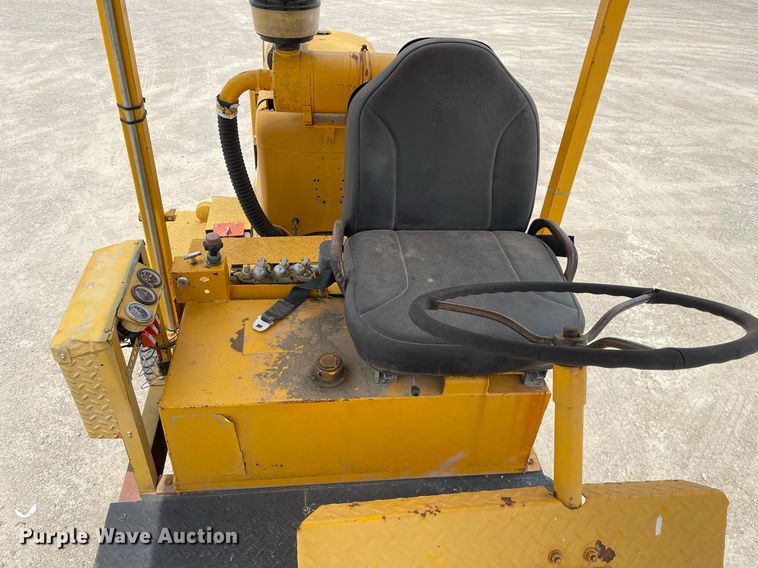 image for item LY9758 Rosco BH7  broom