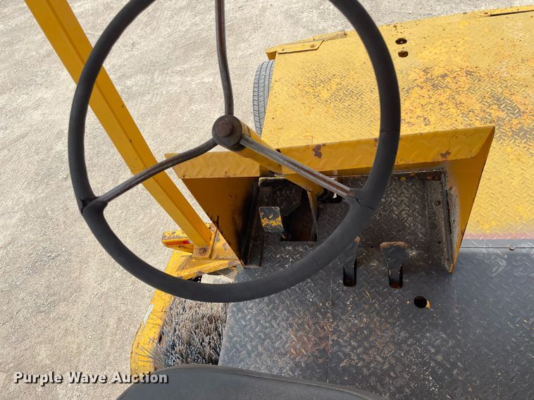 image for item LY9758 Rosco BH7  broom