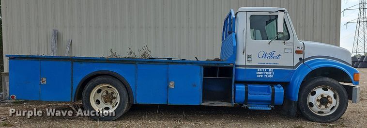 image for item MB9994 1994 International 4700  flatbed truck