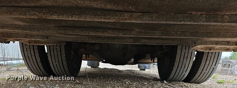 image for item MB9994 1994 International 4700  flatbed truck