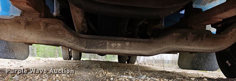 image for item MB9994 1994 International 4700  flatbed truck