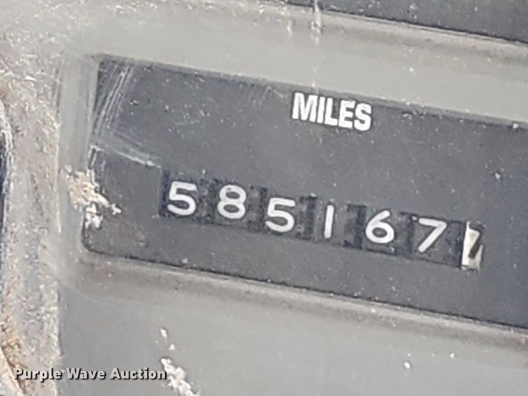 image for item MB9994 1994 International 4700  flatbed truck