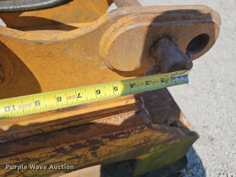 image for item MD9795 BTI  excavator plate compactor