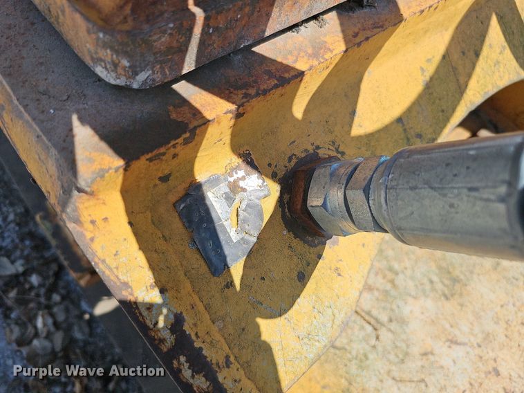 image for item MD9795 BTI  excavator plate compactor