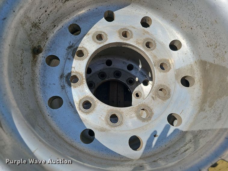 image for item MD9796 (2) Kumho 385/65R22.5 tires and wheels