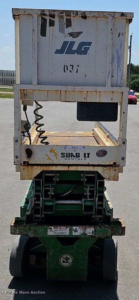image for item MD9810 2014 JLG 1932RS  scissor lift