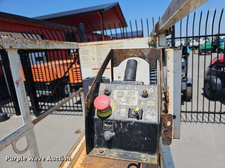 image for item MD9810 2014 JLG 1932RS  scissor lift