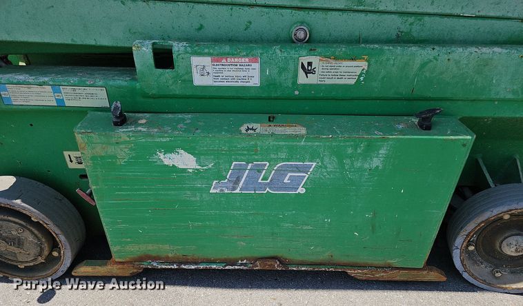 image for item MD9810 2014 JLG 1932RS  scissor lift