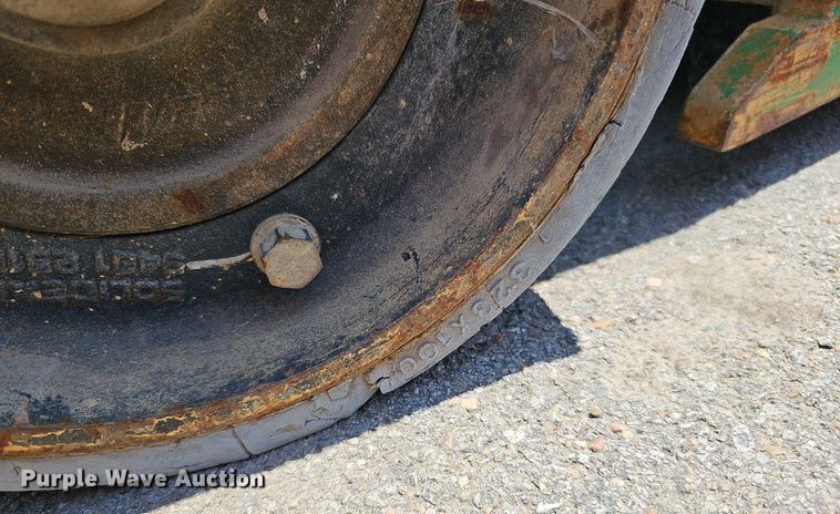 image for item MD9810 2014 JLG 1932RS  scissor lift