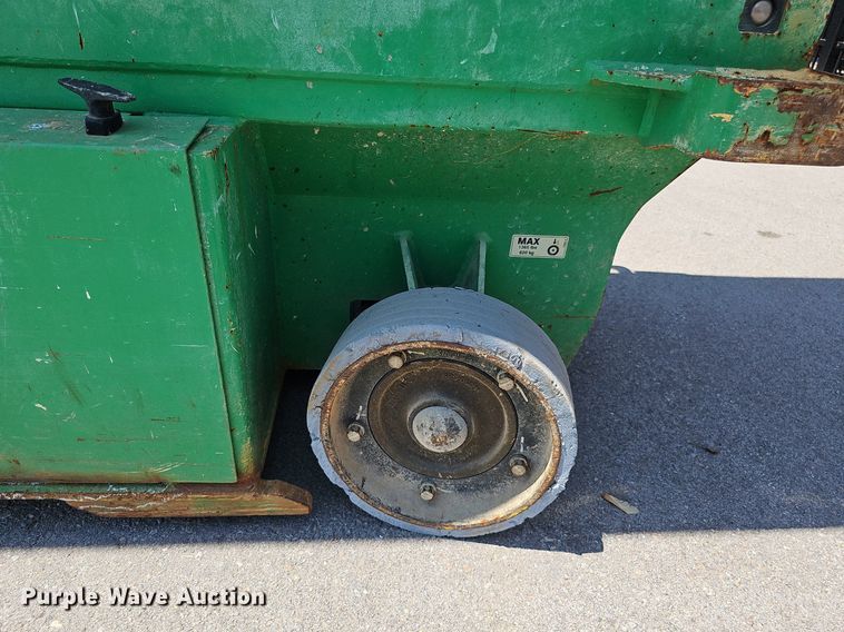 image for item MD9810 2014 JLG 1932RS  scissor lift