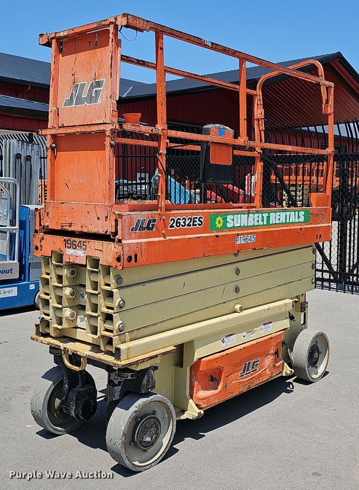 image for item MD9812 2017 JLG 2632ES  scissor lift