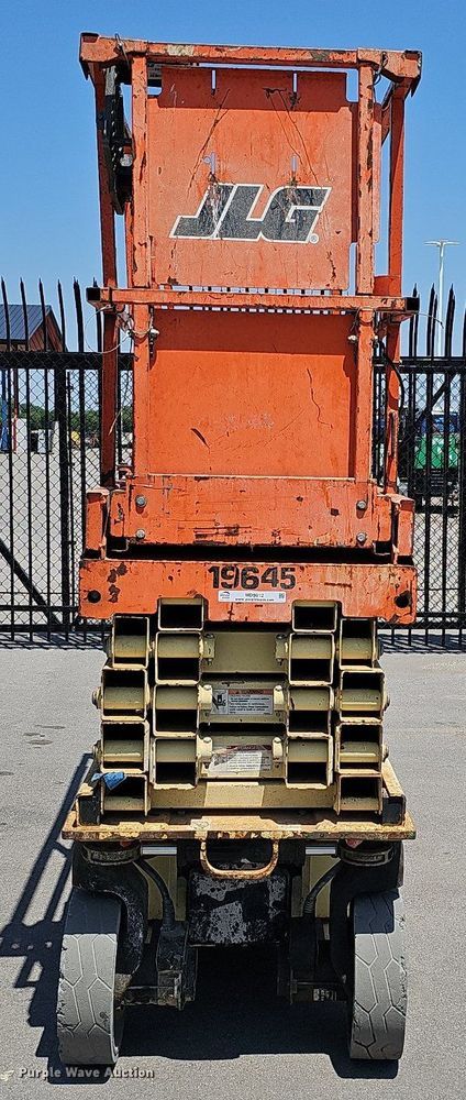 image for item MD9812 2017 JLG 2632ES  scissor lift