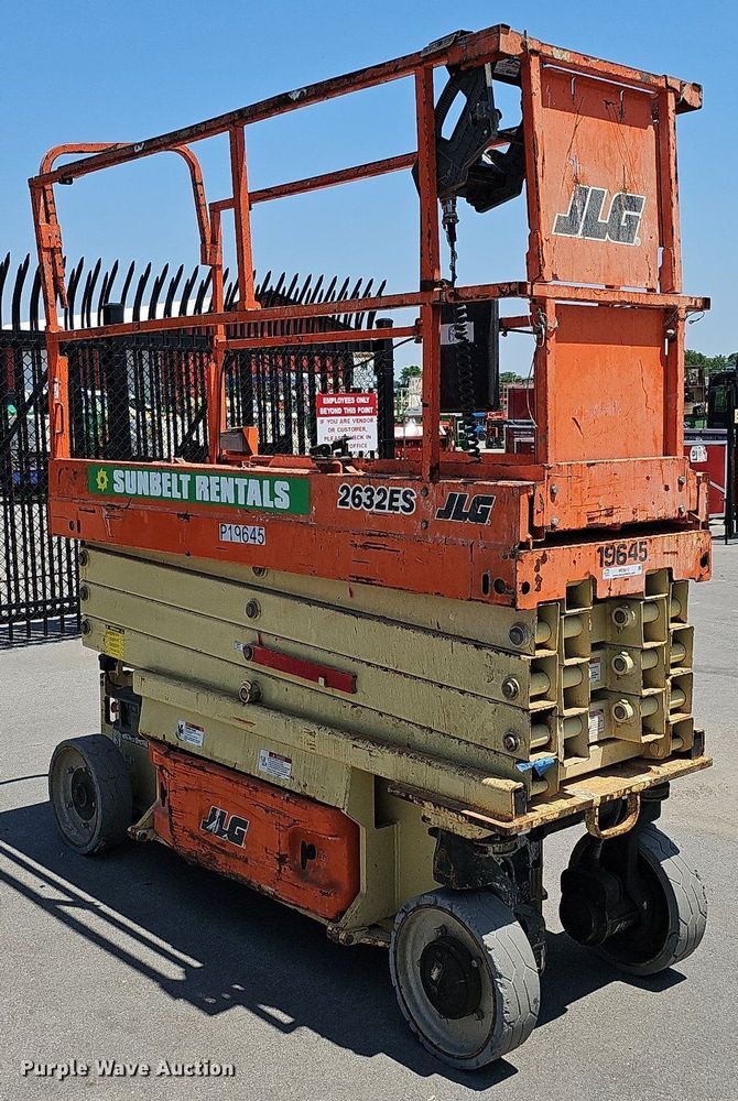 image for item MD9812 2017 JLG 2632ES  scissor lift