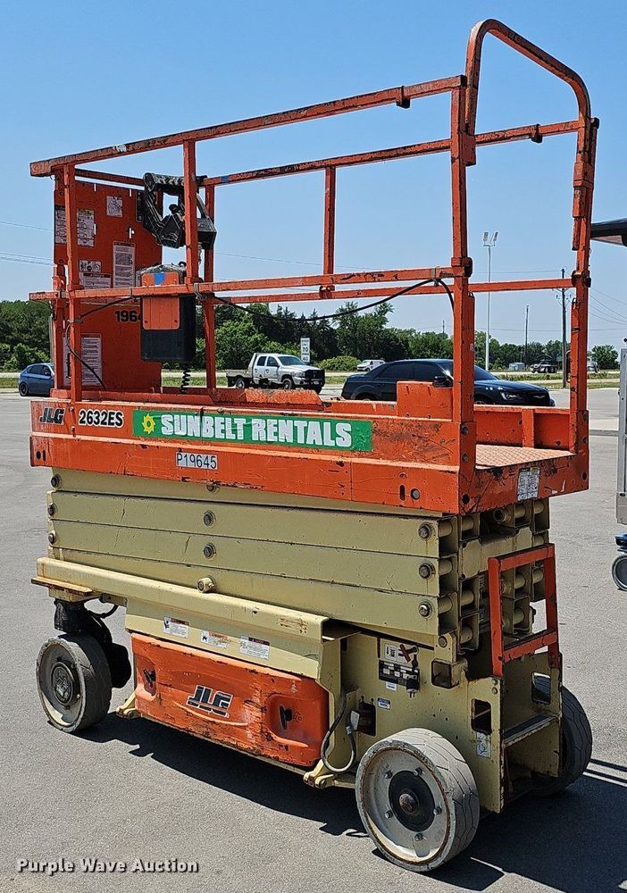 image for item MD9812 2017 JLG 2632ES  scissor lift