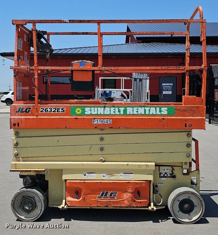 image for item MD9812 2017 JLG 2632ES  scissor lift