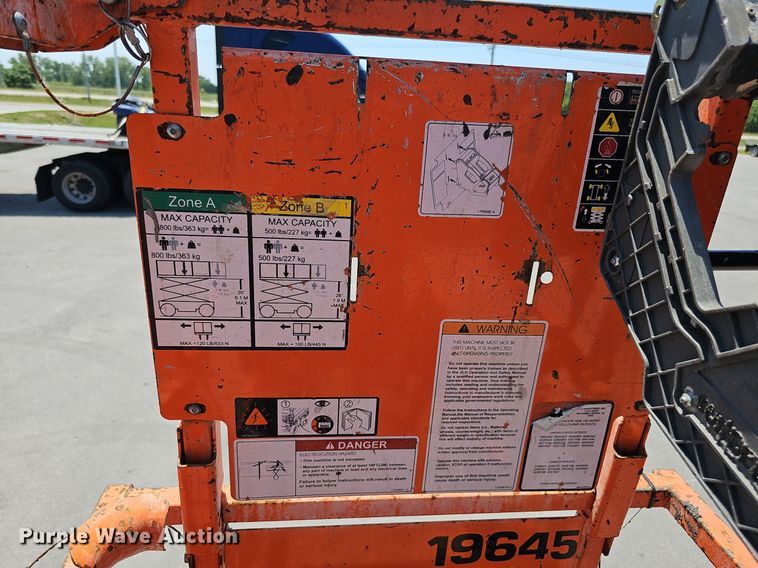 image for item MD9812 2017 JLG 2632ES  scissor lift