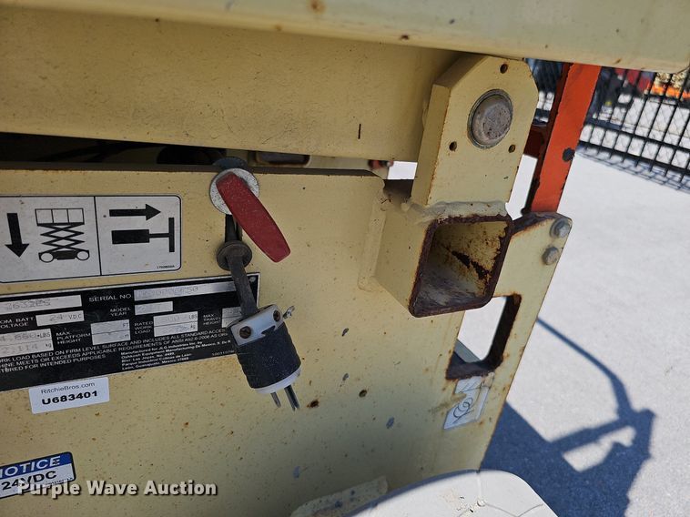 image for item MD9812 2017 JLG 2632ES  scissor lift