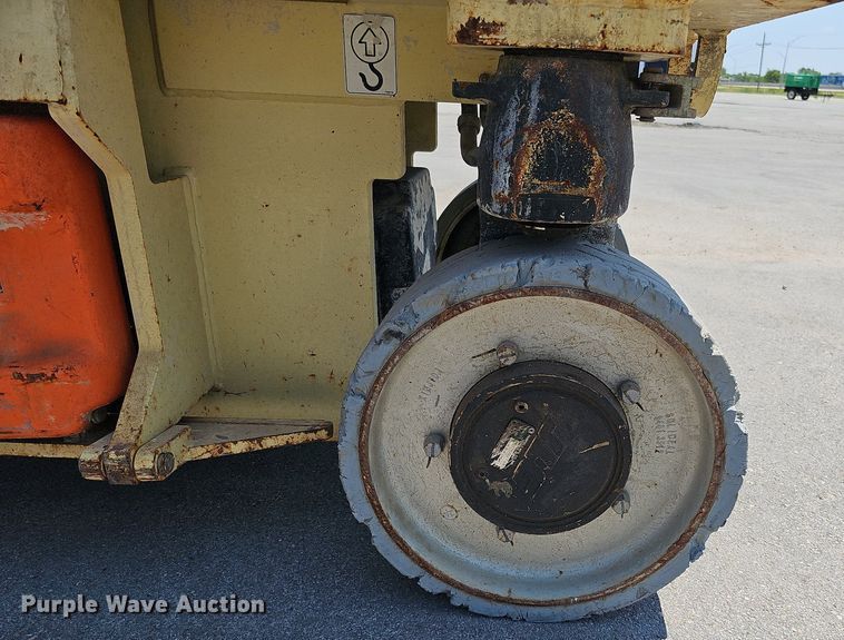 image for item MD9812 2017 JLG 2632ES  scissor lift