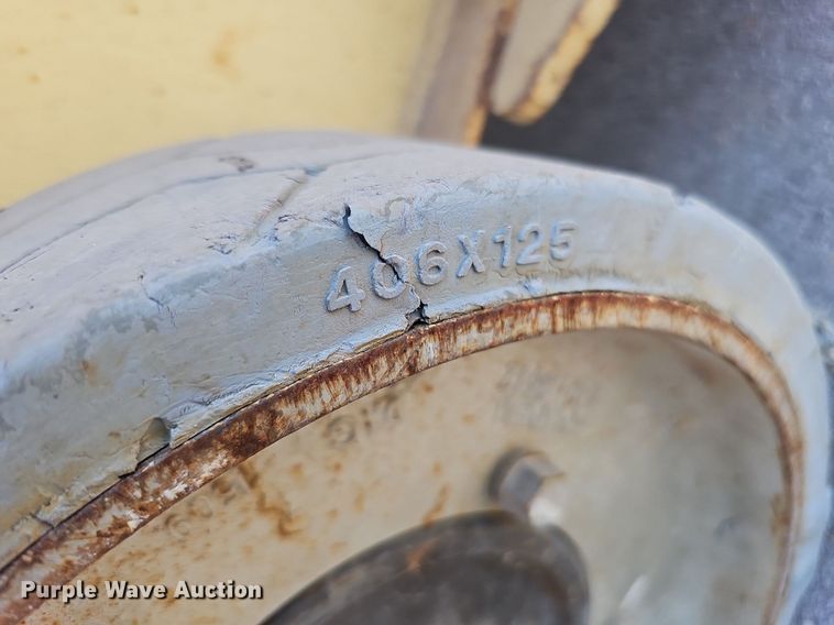 image for item MD9812 2017 JLG 2632ES  scissor lift