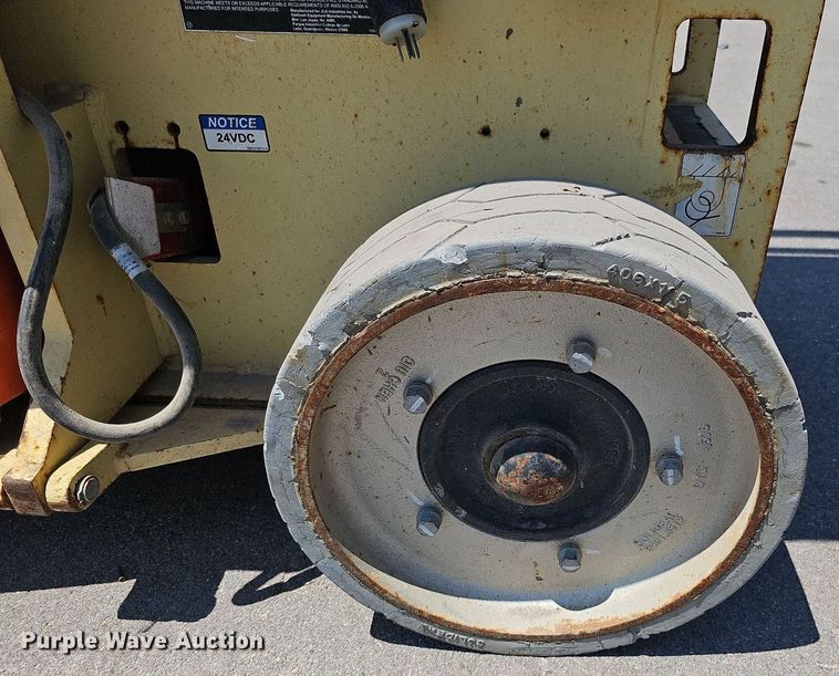 image for item MD9812 2017 JLG 2632ES  scissor lift