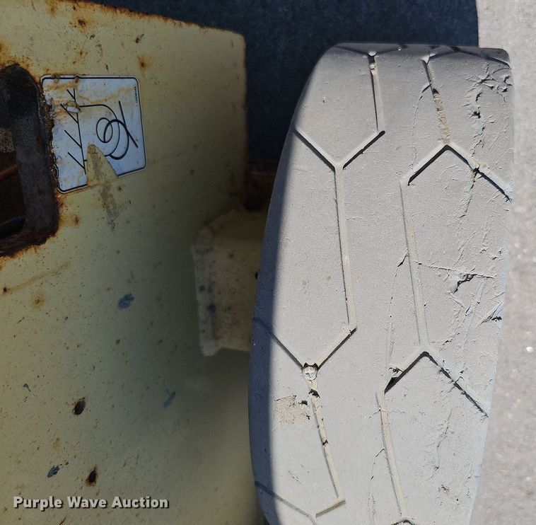 image for item MD9812 2017 JLG 2632ES  scissor lift