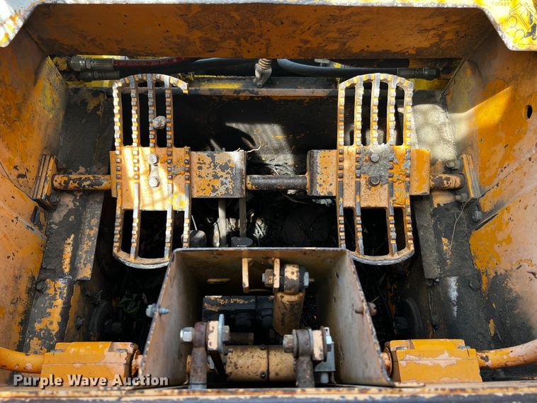 image for item MF9904 Mustang 2600R  skid steer loader