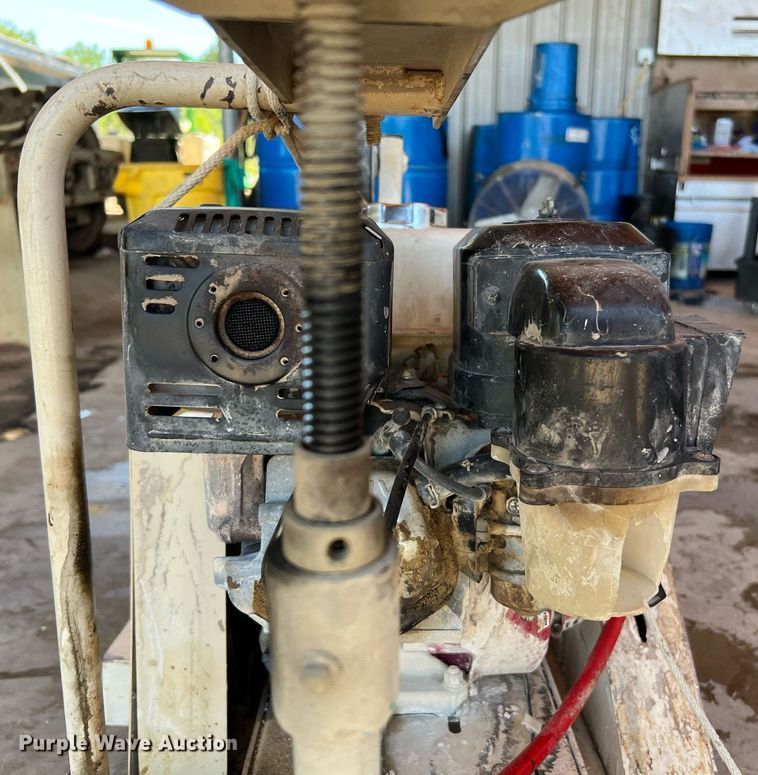 image for item MF9979 Edco DS-18-13H  concrete saw