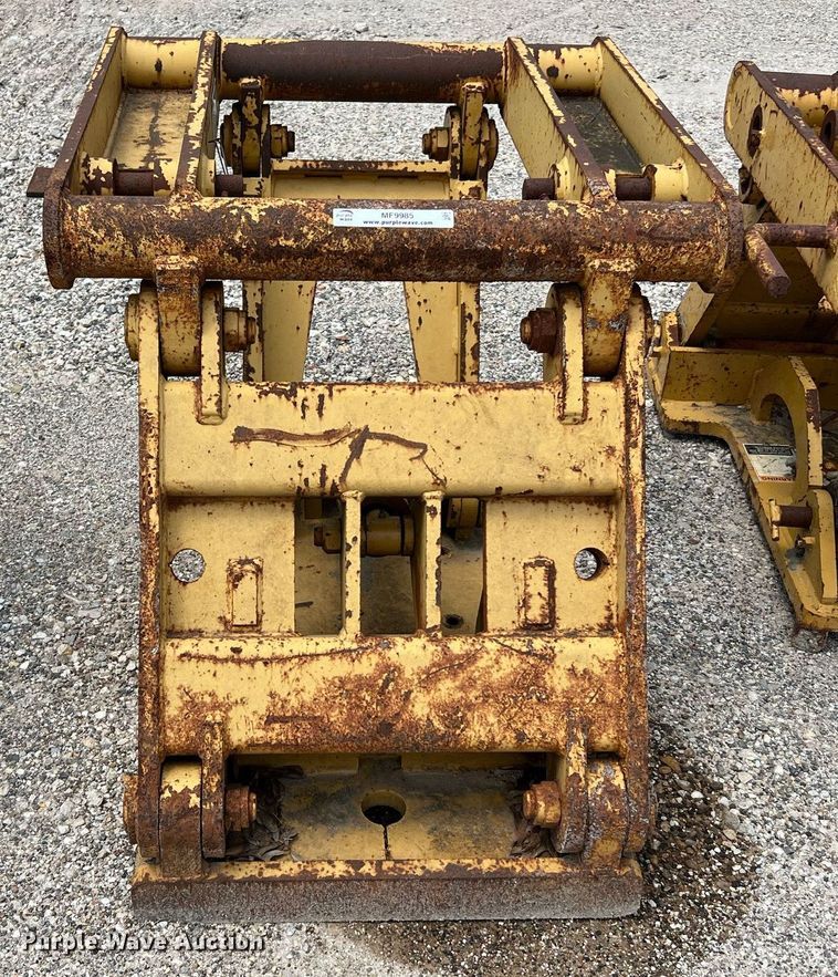 image for item MF9985 Caterpillar  front lift group