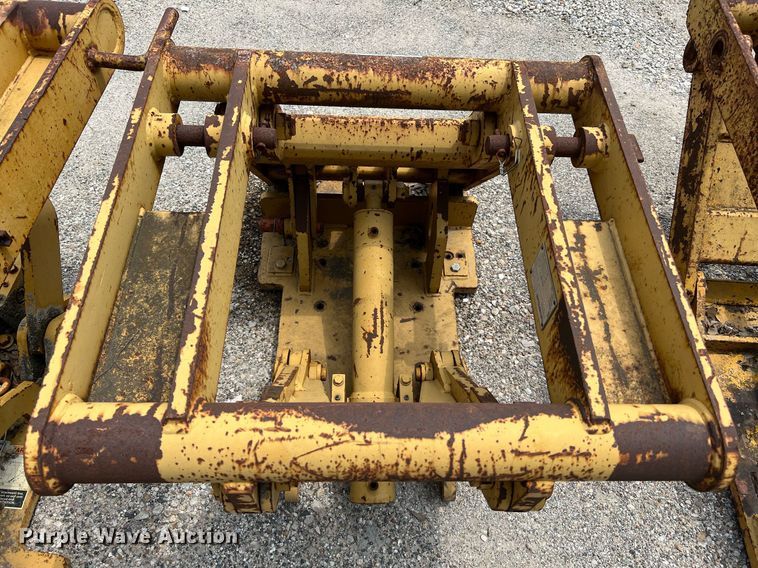 image for item MF9985 Caterpillar  front lift group