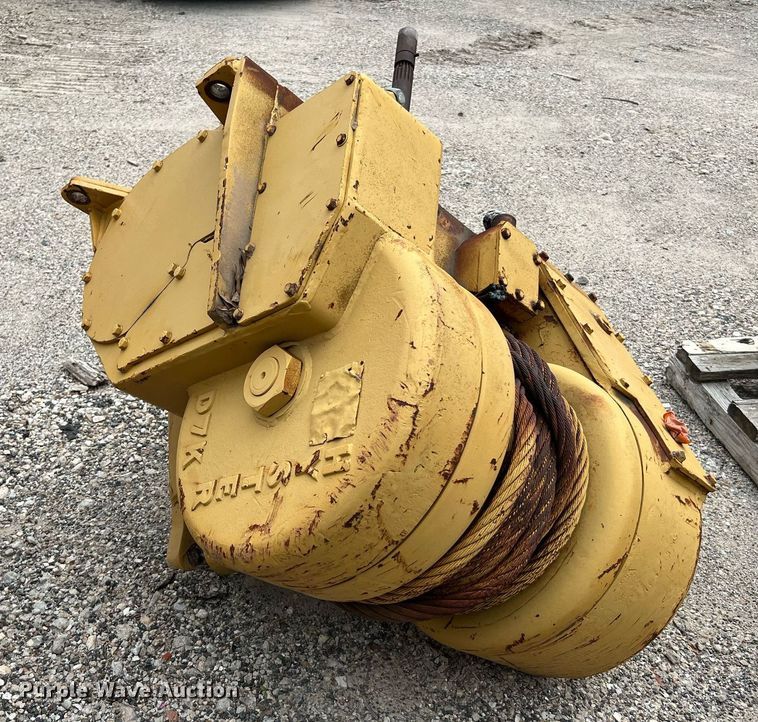 image for item MF9989 Hyster D7K  dozer winch