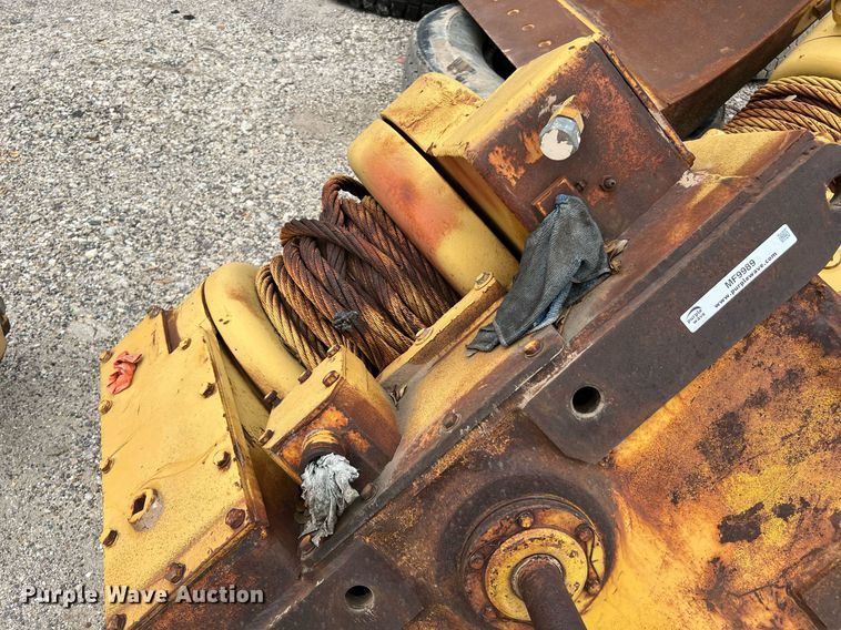image for item MF9989 Hyster D7K  dozer winch