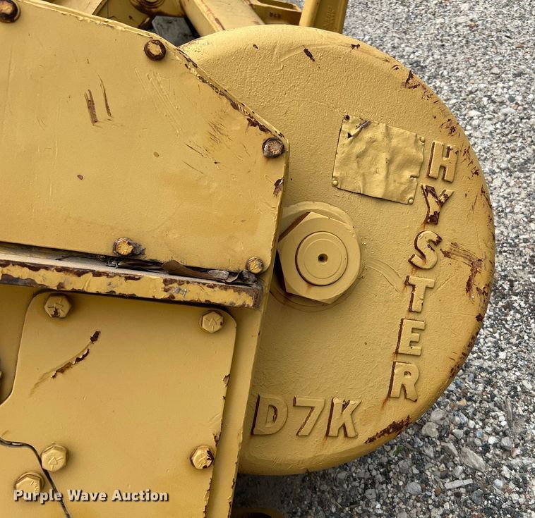 image for item MF9989 Hyster D7K  dozer winch