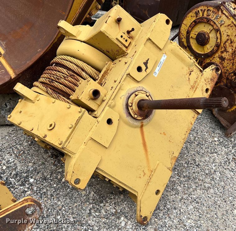 image for item MF9990 Hyster D7K  dozer winch
