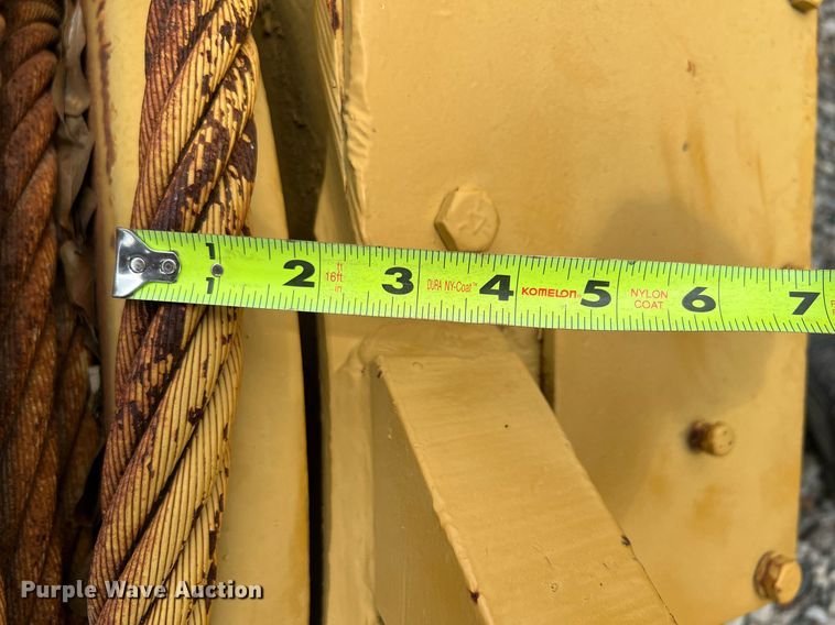 image for item MF9990 Hyster D7K  dozer winch