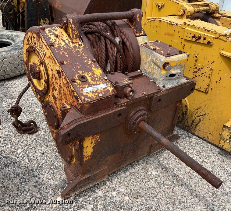 image for item MF9991 Hyster D7H  dozer winch