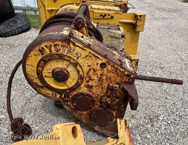 image for item MF9991 Hyster D7H  dozer winch