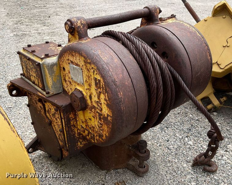 image for item MF9991 Hyster D7H  dozer winch