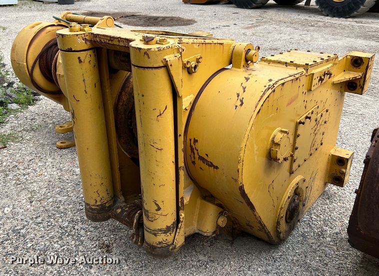 image for item MF9992 Caterpillar 57H  dozer winch