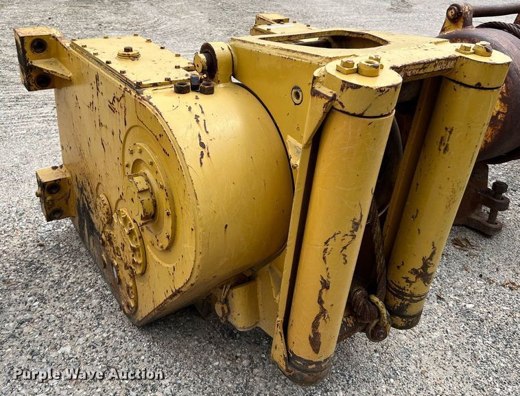 image for item MF9992 Caterpillar 57H  dozer winch