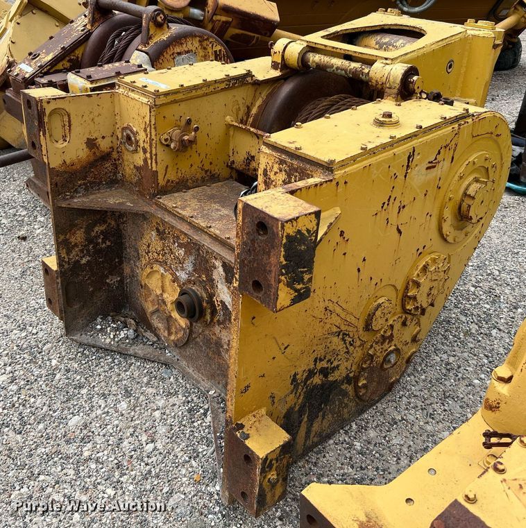 image for item MF9992 Caterpillar 57H  dozer winch