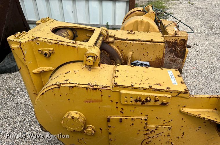 image for item MF9992 Caterpillar 57H  dozer winch