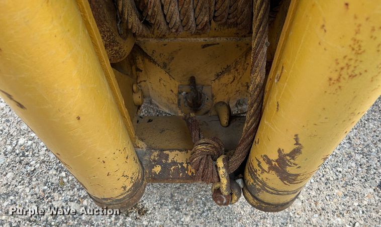 image for item MF9992 Caterpillar 57H  dozer winch