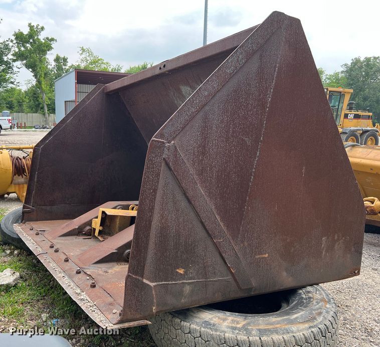 image for item MF9994 10' W roll out bucket