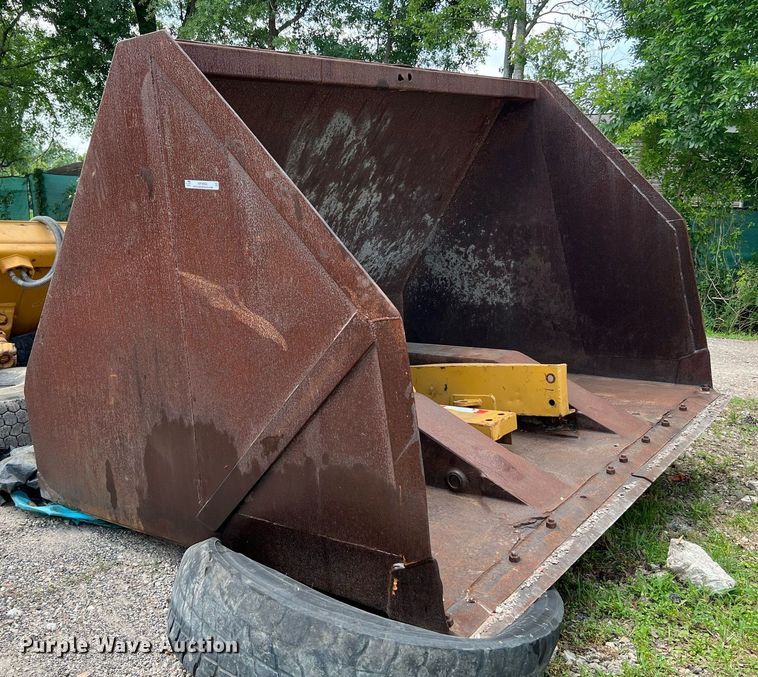 image for item MF9994 10' W roll out bucket