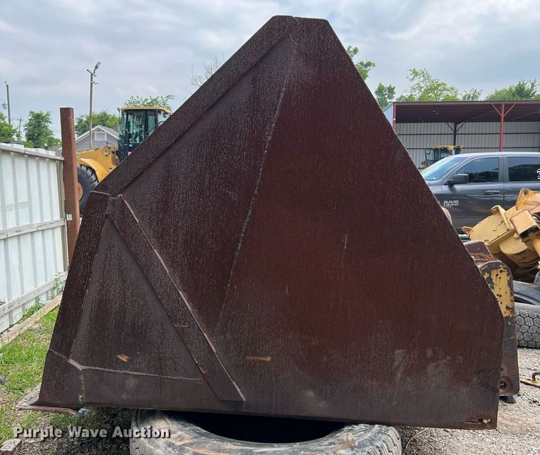 image for item MF9994 10' W roll out bucket