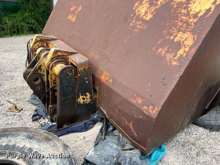 image for item MF9994 10' W roll out bucket